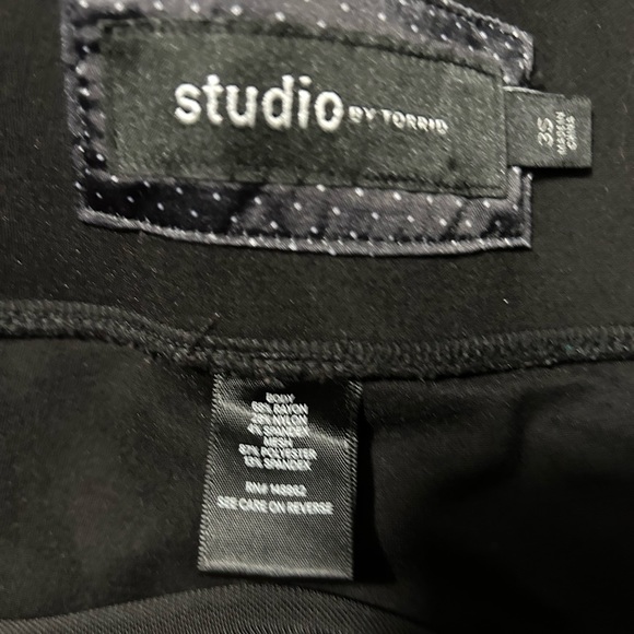 Exercise type pants - Picture 2 of 4